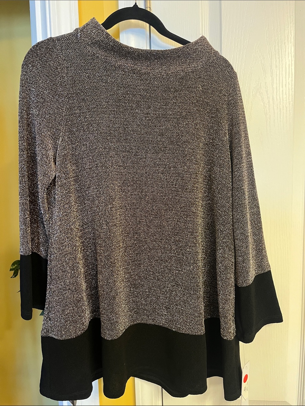 IC Collection Women’s Black and CopperMetallic-Blend Sweater Tunic